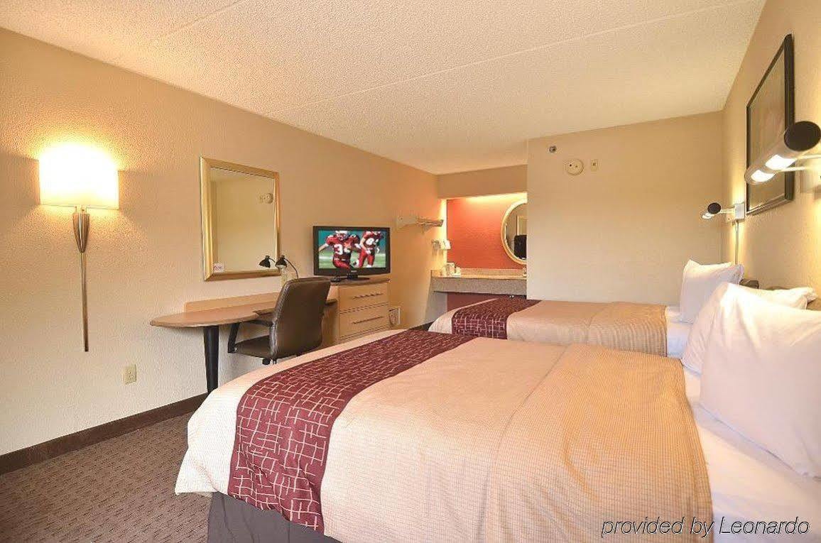 Red Roof Inn Pensacola - I-10 At Davis Highway Ferry Pass Room photo