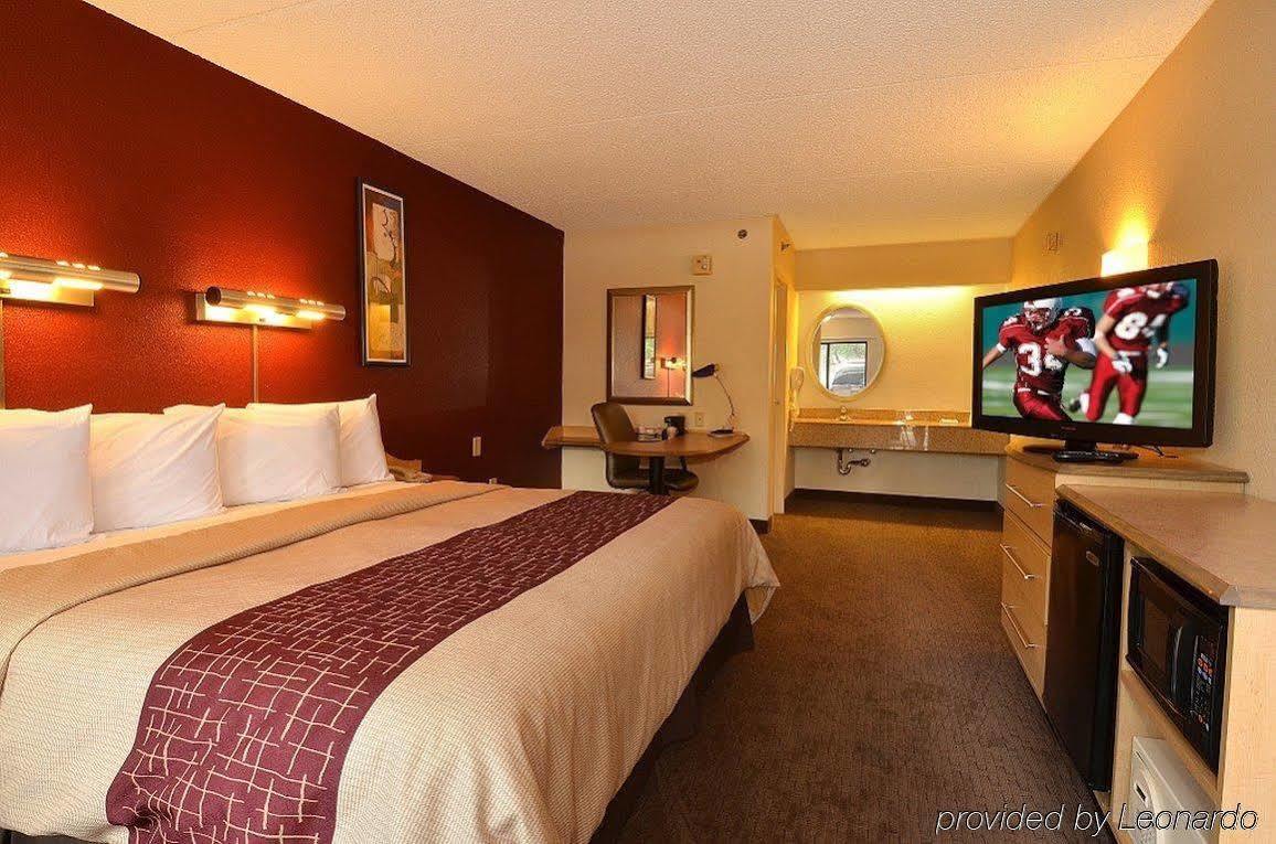 Red Roof Inn Pensacola - I-10 At Davis Highway Ferry Pass Room photo