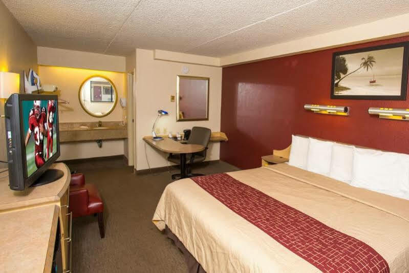 Red Roof Inn Pensacola - I-10 At Davis Highway Ferry Pass Exterior photo